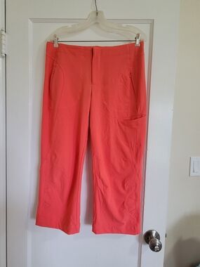 NWT Nike Fit Dry Active Women's Medium 3/4 Length Sport Bottom Running Capri